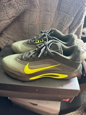 Nike A'One Sequoia Volt Size 10